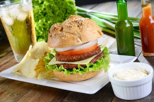 校園美食新勢力 大學(xué)食堂加盟快餐品牌的策略與管理之道